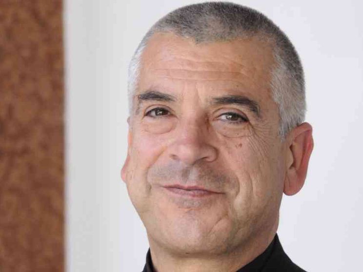 In questo tempo più che mai «verso l'alto e verso l'altro»