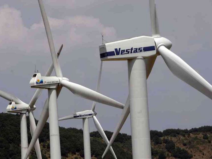 Elettricità: sole e vento superano le fonti fossili per la prima volta