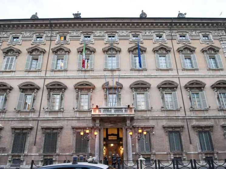 Le associazioni: «Gravi rischi nel ddl Zan» e chiedono un incontro al Senato