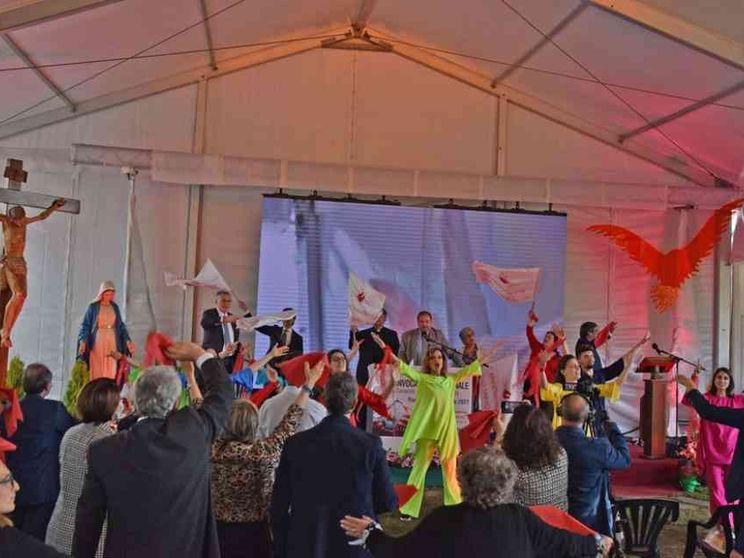 Martinez: per vincere la crisi fraternità e coesione sociale