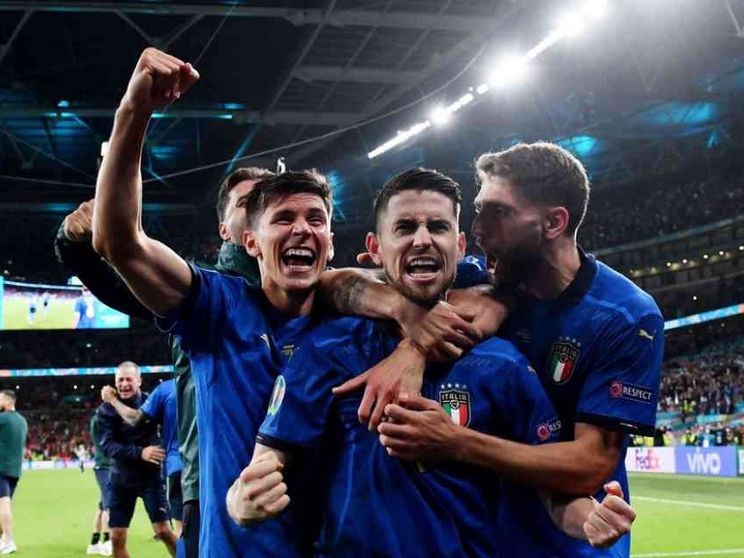 Il sogno è realtà. L'Italia elimina la Spagna ai rigori e vola in finale