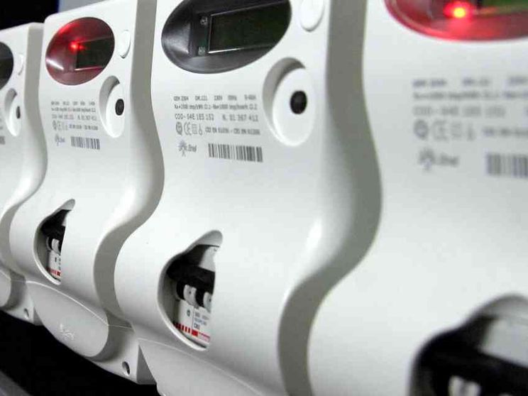 Consumi in calo per gas e luce e nel 2021 arriva la stangata