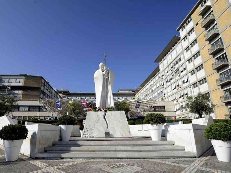 Tutte le volte che il Papa ha recitato l'Angelus dal Gemelli