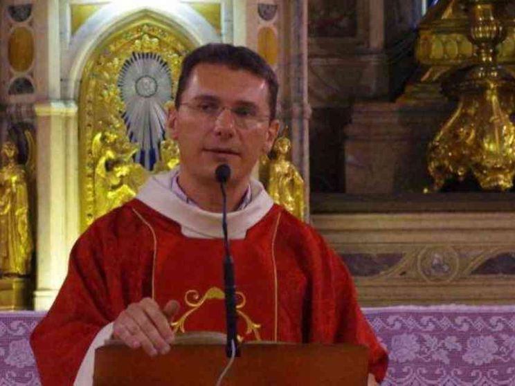 Morto don Graziano, prete dei giovani. Delpini a Premana per le esequie