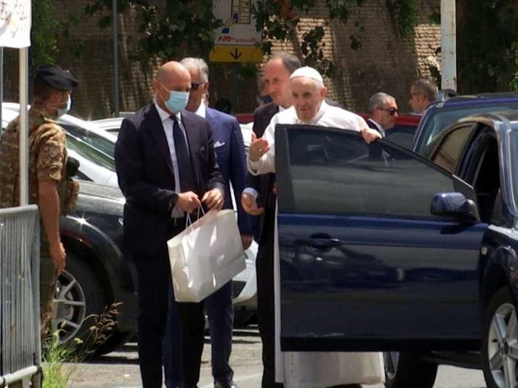 Papa Francesco è stato dimesso dall'ospedale