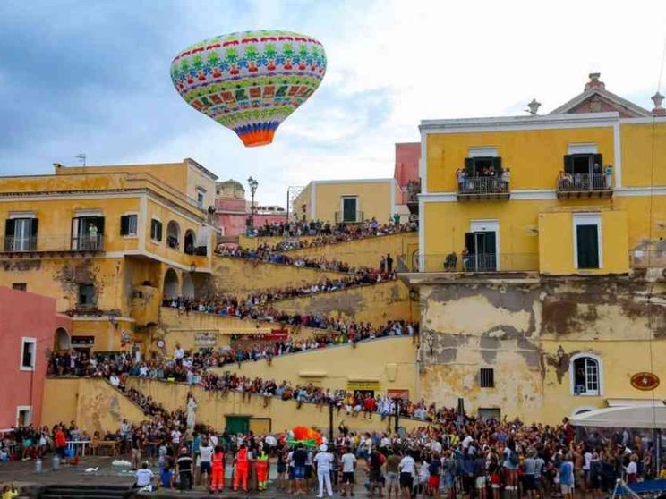 Dall'isola di Ventotene sorge una candida libertà