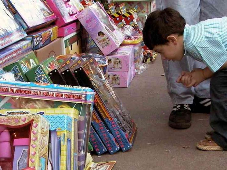 Le insidie nei giochi per bambini: muffe e batteri nelle bolle di sapone