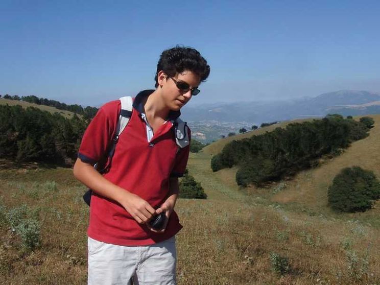 Preghiera, reliquie, pellegrinaggi: così Carlo Acutis unisce il mondo