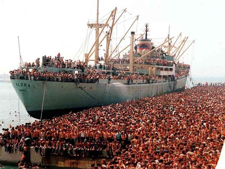 Intervista alla madre: perché salisti sulla Vlora lasciandomi in Albania?