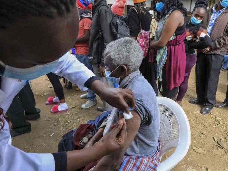 Il «gregge» non ci salverà. «Con la Delta contagi fra i vaccinati»