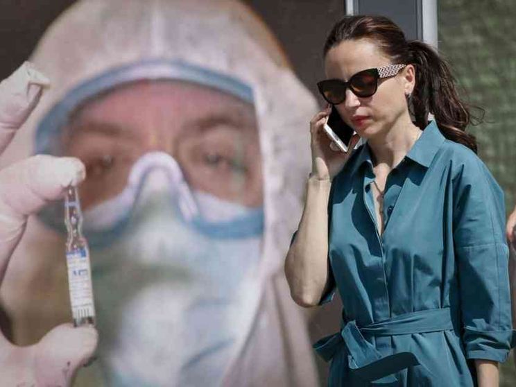 Russia, dubbi sulle statistiche Covid. «Almeno 365mila vittime in più»