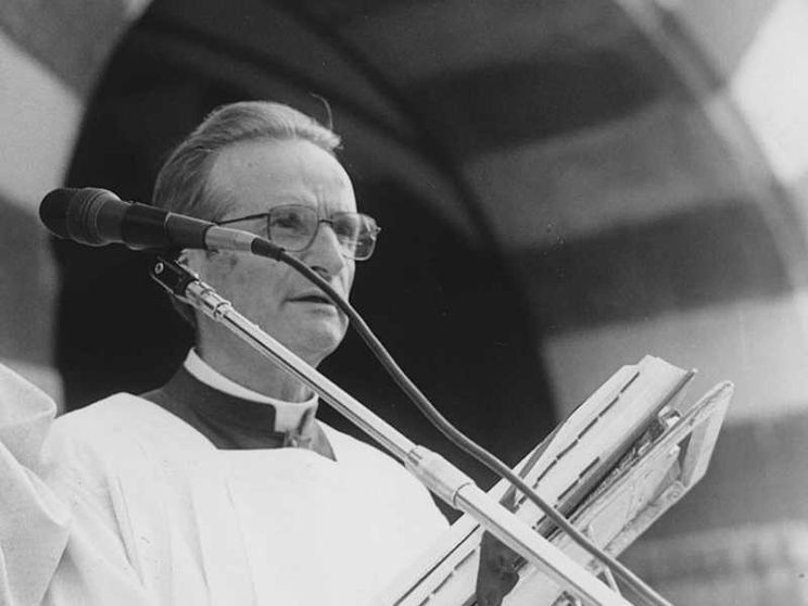 Addio a monsignor Mellera, lo storico cerimoniere dei cardinali ambrosiani