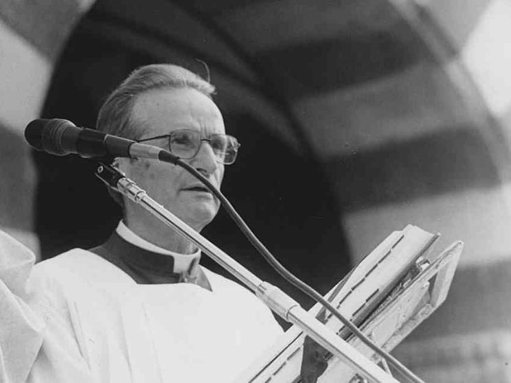 Addio a monsignor Mellera, lo storico cerimoniere dei cardinali ambrosiani