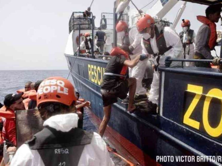 Con 166 profughi a bordo Resq chiede un “porto sicuro” di sbarco