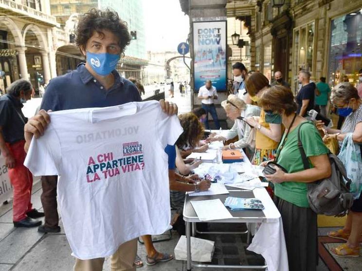 I Medici cattolici: all’eutanasia rispondiamo con la cura di chi soffre