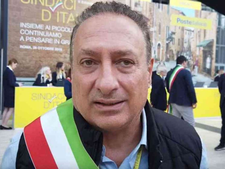 L'accusa del sindaco di Grotteria. "E' stato un attacco terroristico"