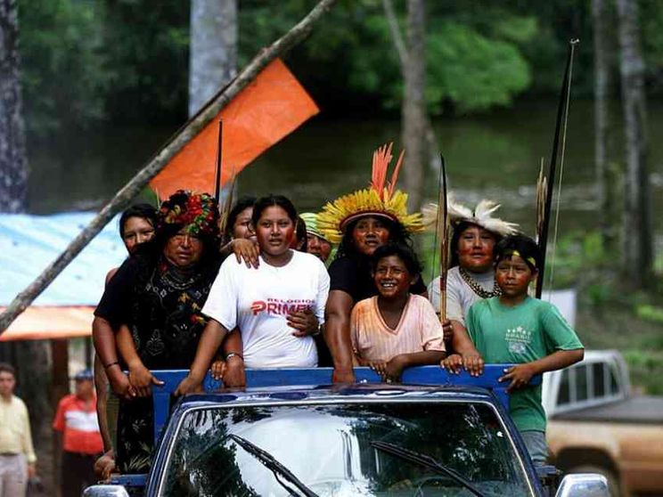 Gli indios: «Non portateci via la nostra terra»