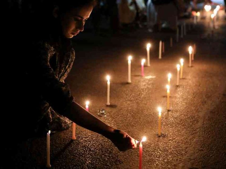 I vescovi italiani: dolore e sdegno per la strage. Preghiamo per la pace