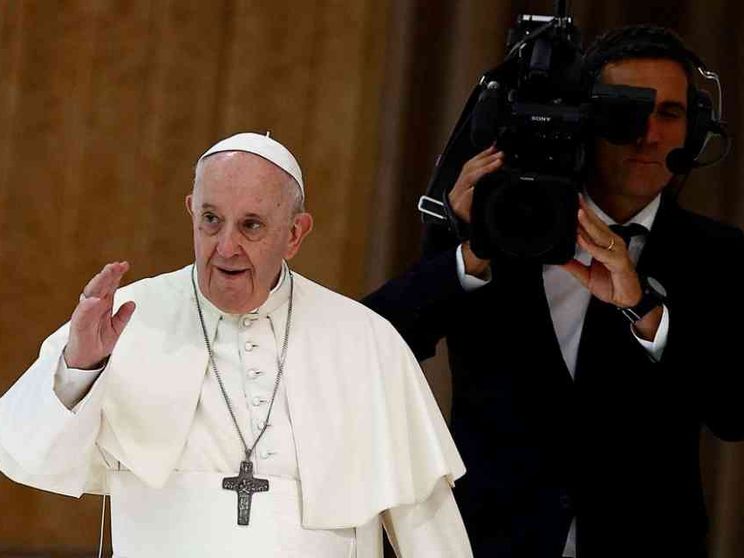 Il Papa: i politici proteggano la dignità umana dalle minacce delle tecnologie