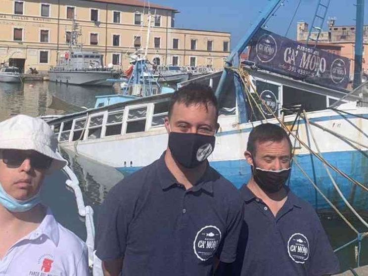 Livorno vuole salvare la nave-ristorante che dà lavoro anche a ragazzi down