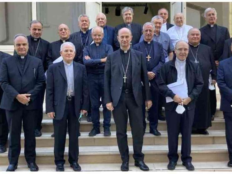 Mons. Russo: nella Chiesa non ci sono comunità di serie A e serie B