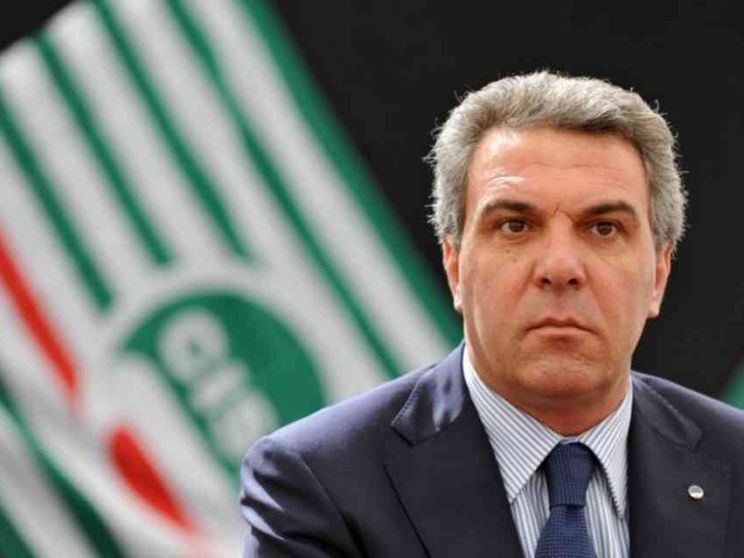 Il leader della Cisl: «Sì al pass, ma serve un Patto sociale»