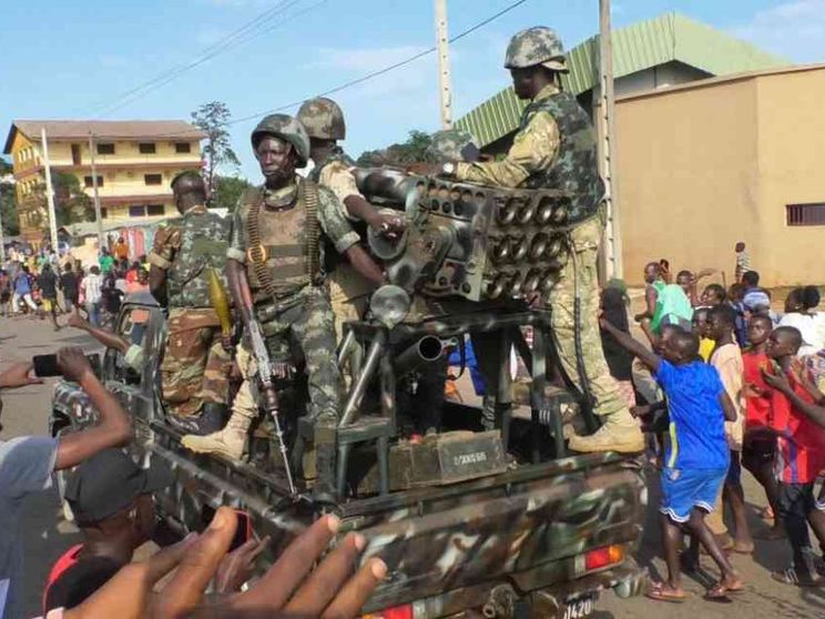 Golpe in Guinea, presidente prigioniero e coprifuoco