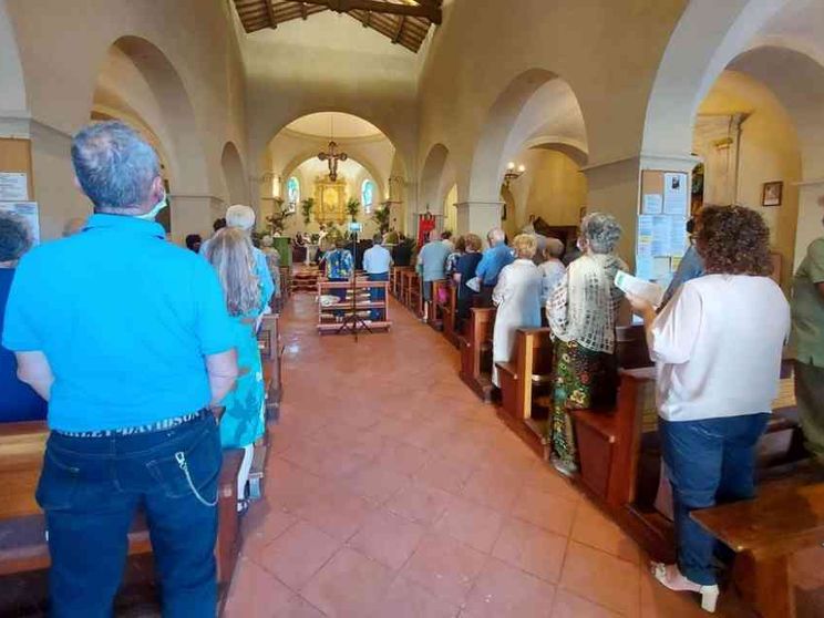 La Cei: in parrocchia è bene essere vaccinati