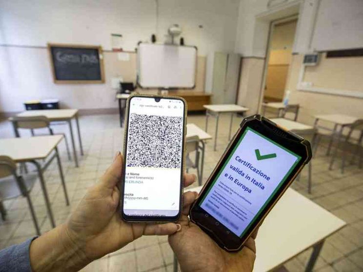Green pass anche per i lavoratori esterni di scuola e università