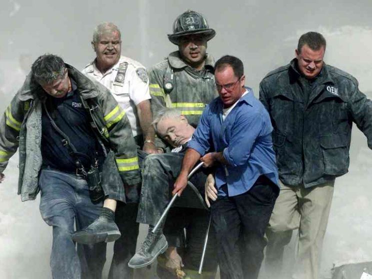Padre Mychal, la vittima n.1 che pregava per chi si gettava giù