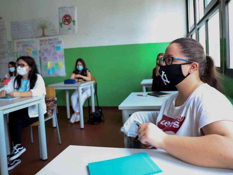 Scuola, ora giù tutte le maschere