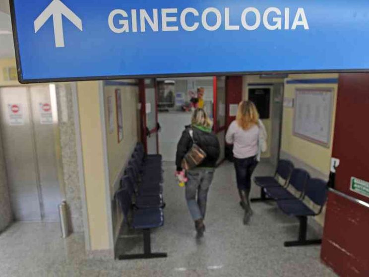 Calano gli aborti e gli obiettori. Uso di farmaci in una Ivg su 4