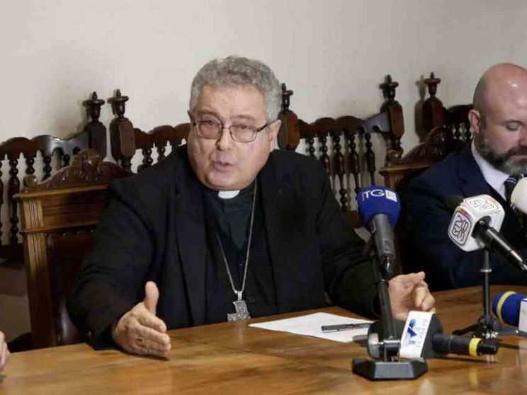 Prete arrestato a Prato, il vescovo: c'è bisogno di conversione