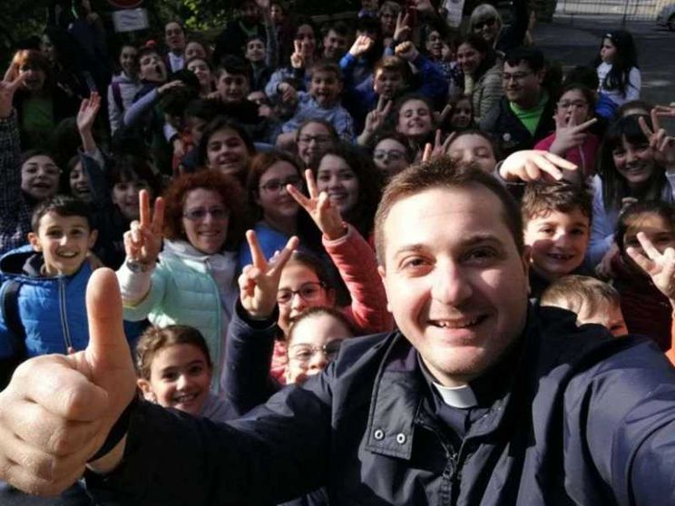 Noi con i nostri sacerdoti: c’è un dono che ci attende