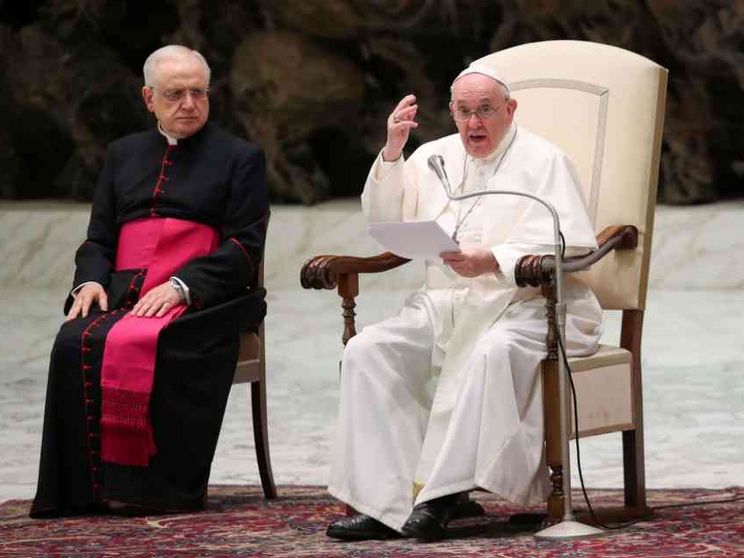 Il Papa: «La violenza sulle donne è una piaga aperta»