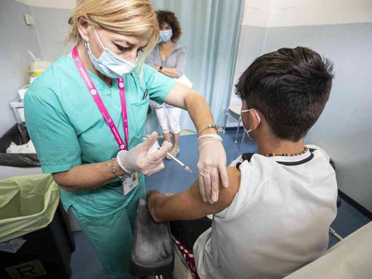 Adolescenti e vaccini: ecco le cose da sapere