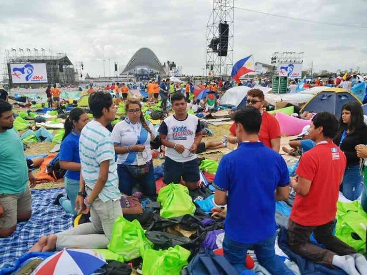 Il Papa ai giovani: senza di voi il mondo non può rialzarsi