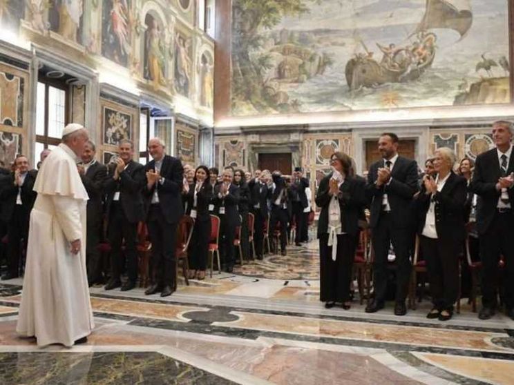 Il Papa al mondo dell'informazione: "Ascoltate!"