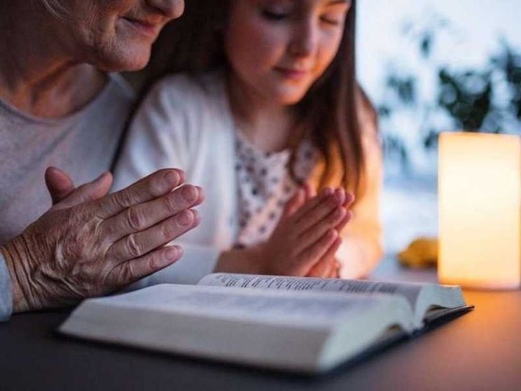Sei nonni su 10 affiancano i figli nella trasmissione della fede ai nipoti