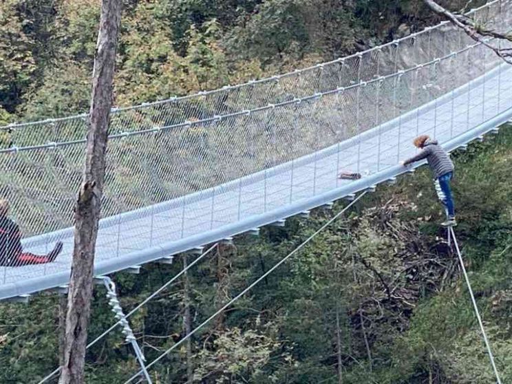 La carabiniera Martina: così ho convinto la donna a non gettarsi dal ponte