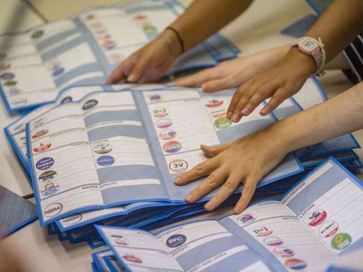 Nelle città vince l'astensione. La sconfitta dei populismi