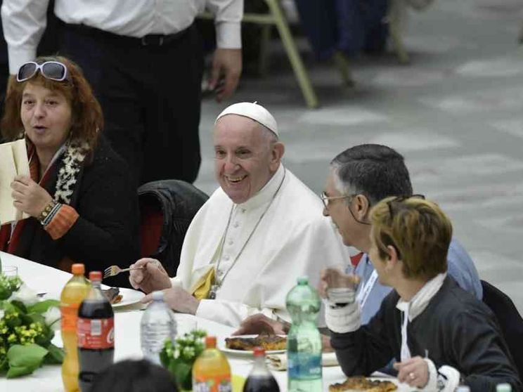 Il Papa: il cibo non è una merce come tante, più solidarietà meno mercato