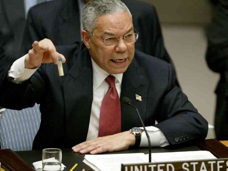Morto Colin Powell, primo segretario di Stato afroamericano. Il caso Iraq