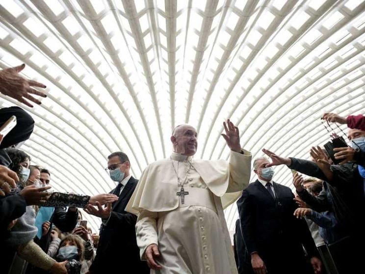 Papa Francesco andrà in Grecia e Cipro. E ringrazia Messi per la maglietta