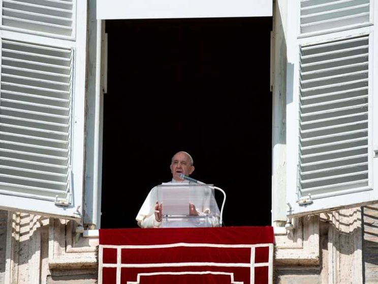 Il Papa: "Aiutiamo i rifugiati in Libia, sento le loro grida"