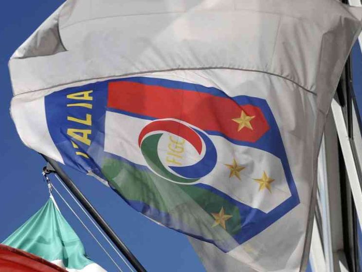 Azzardo e calcio, il pressing sul governo per sospendere il divieto di sponsor