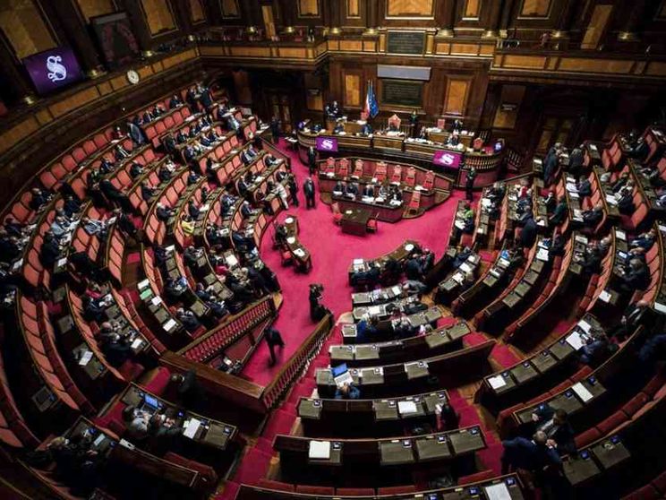 Omofobia: stop al Ddl Zan, prevale il muro contro muro. Le reazioni