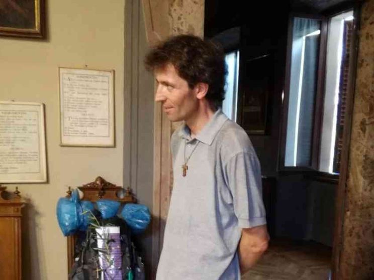 Uccise a coltellate don Roberto Malgesini, condannato all'ergastolo