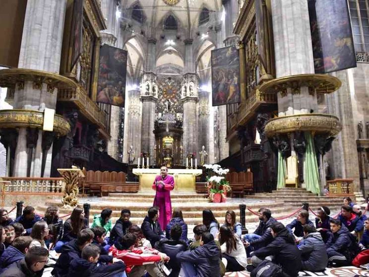 Nel Duomo di Milano 200 giovani e 14 vescovi in dialogo da tutta la Lombardia