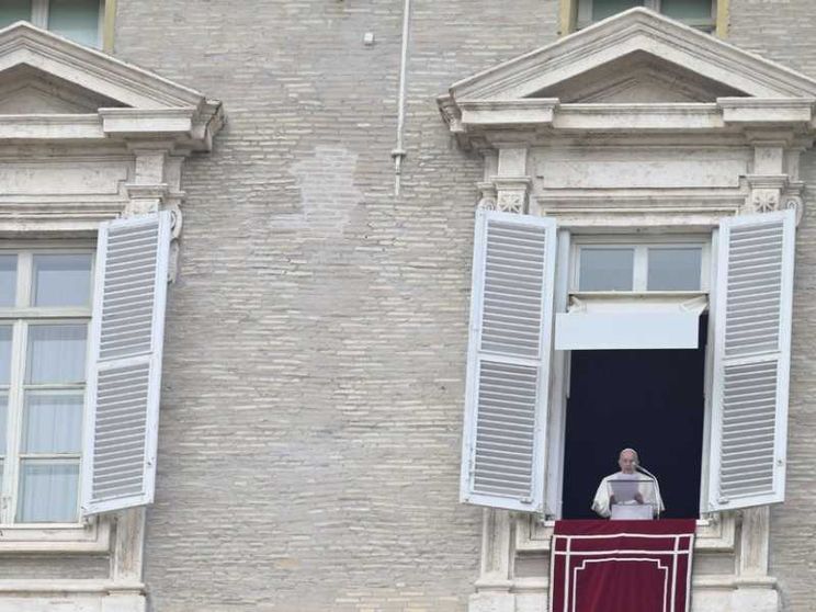Il Papa: senza gioia la fede diventa un esercizio opprimente
